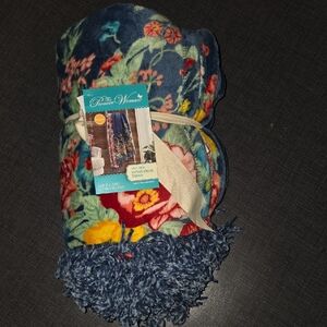 The Pioneer Woman Fancy Flourish Velvet Plush Throw NWT 50x72